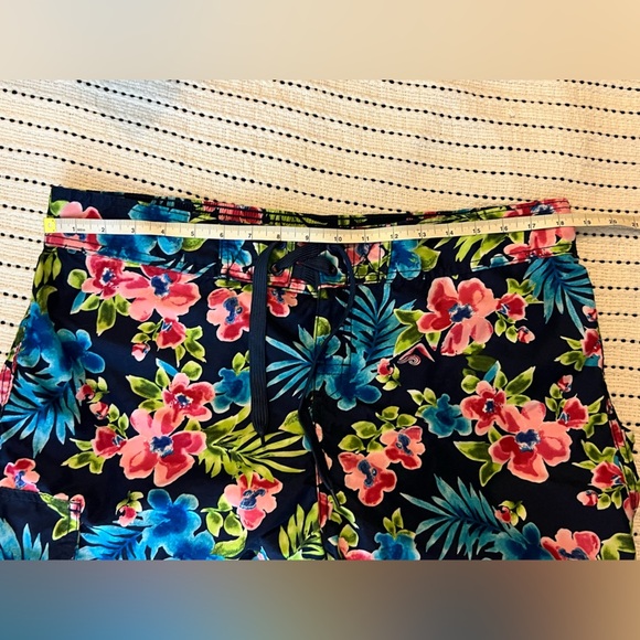 Kanu Floral Print Women’s Board Shorts - Picture 4 of 5
